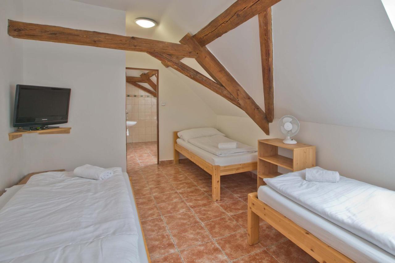 Sindlovska Krcma Hotel Ceske Budejovice Luaran gambar