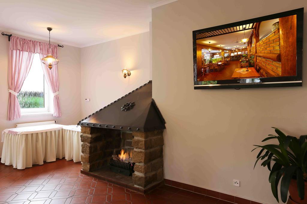 Sindlovska Krcma Hotel Ceske Budejovice Luaran gambar