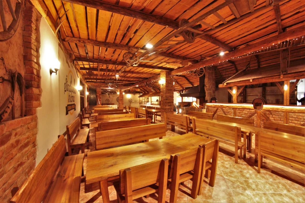 Sindlovska Krcma Hotel Ceske Budejovice Luaran gambar